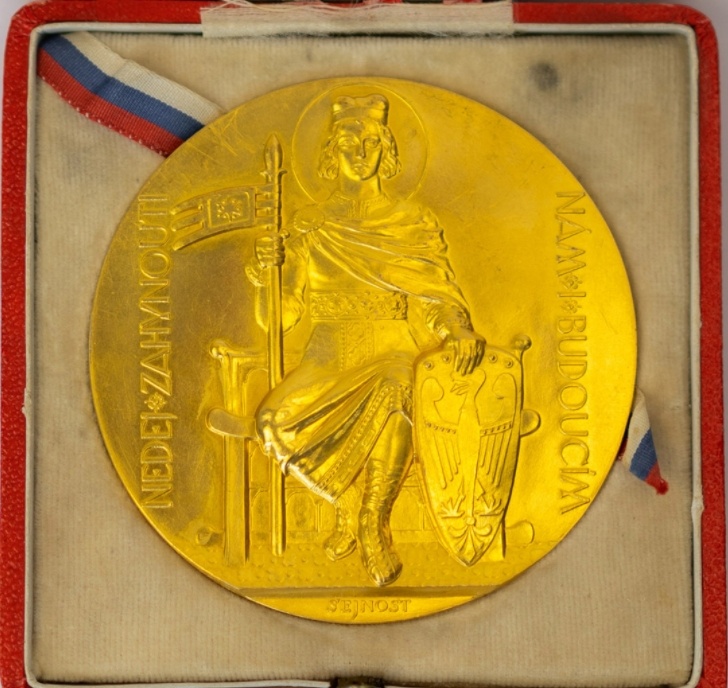Medaile k dokončení Chrámu sv. Víta, 1929 (od 9.3. 13:00)