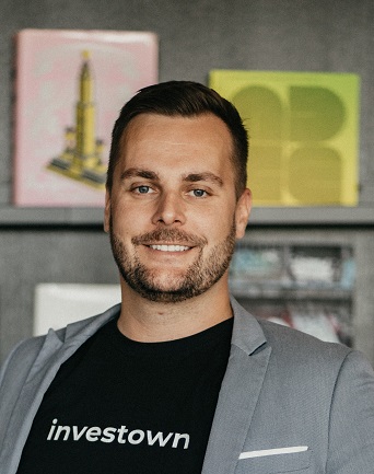 Investown-Alan-Vyšín